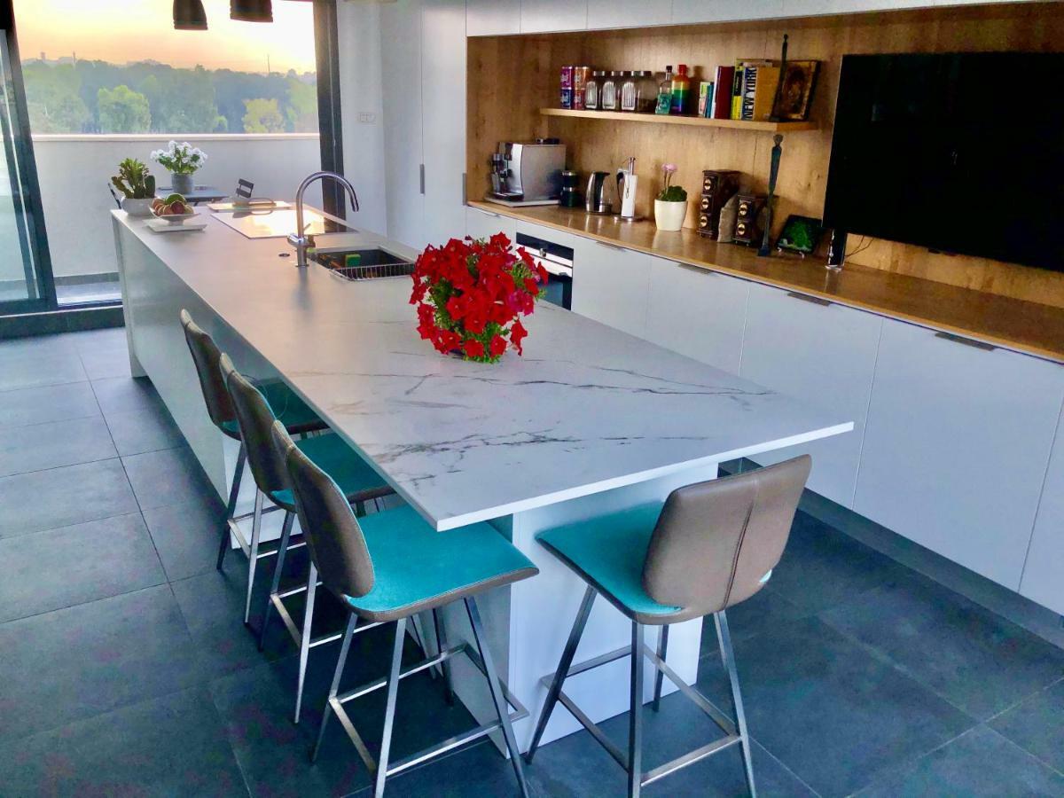 Suite And Room In A Breathtaking New Designed Penthouse In Se Tlv Tel Aviv Exterior foto